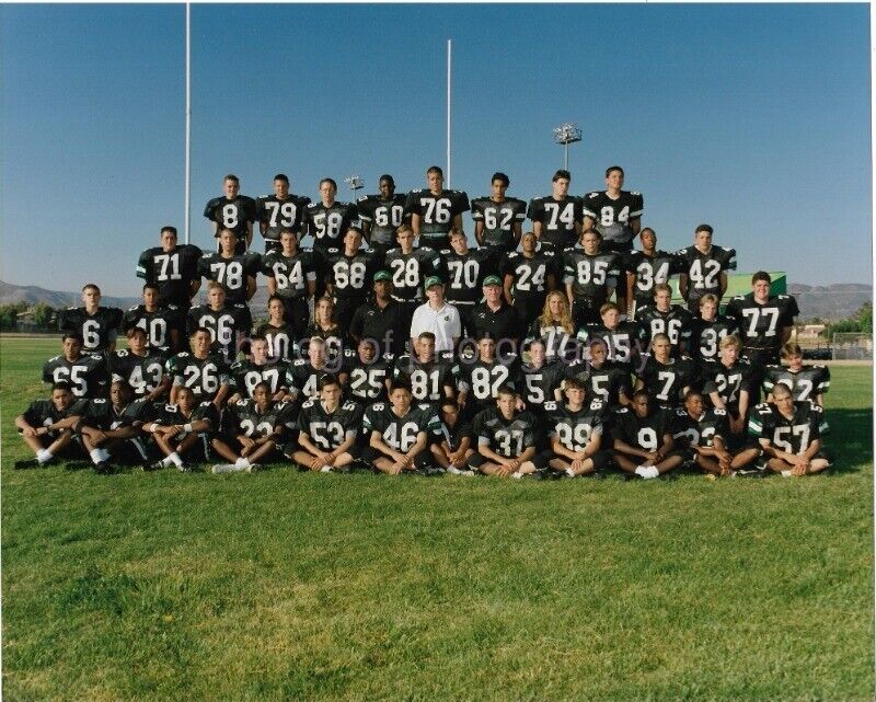 8 x 10 FOUND Photo Poster painting Color AMERICAN HIGH SCHOOL FOOTBALL TEAM PORTRAIT 19 15