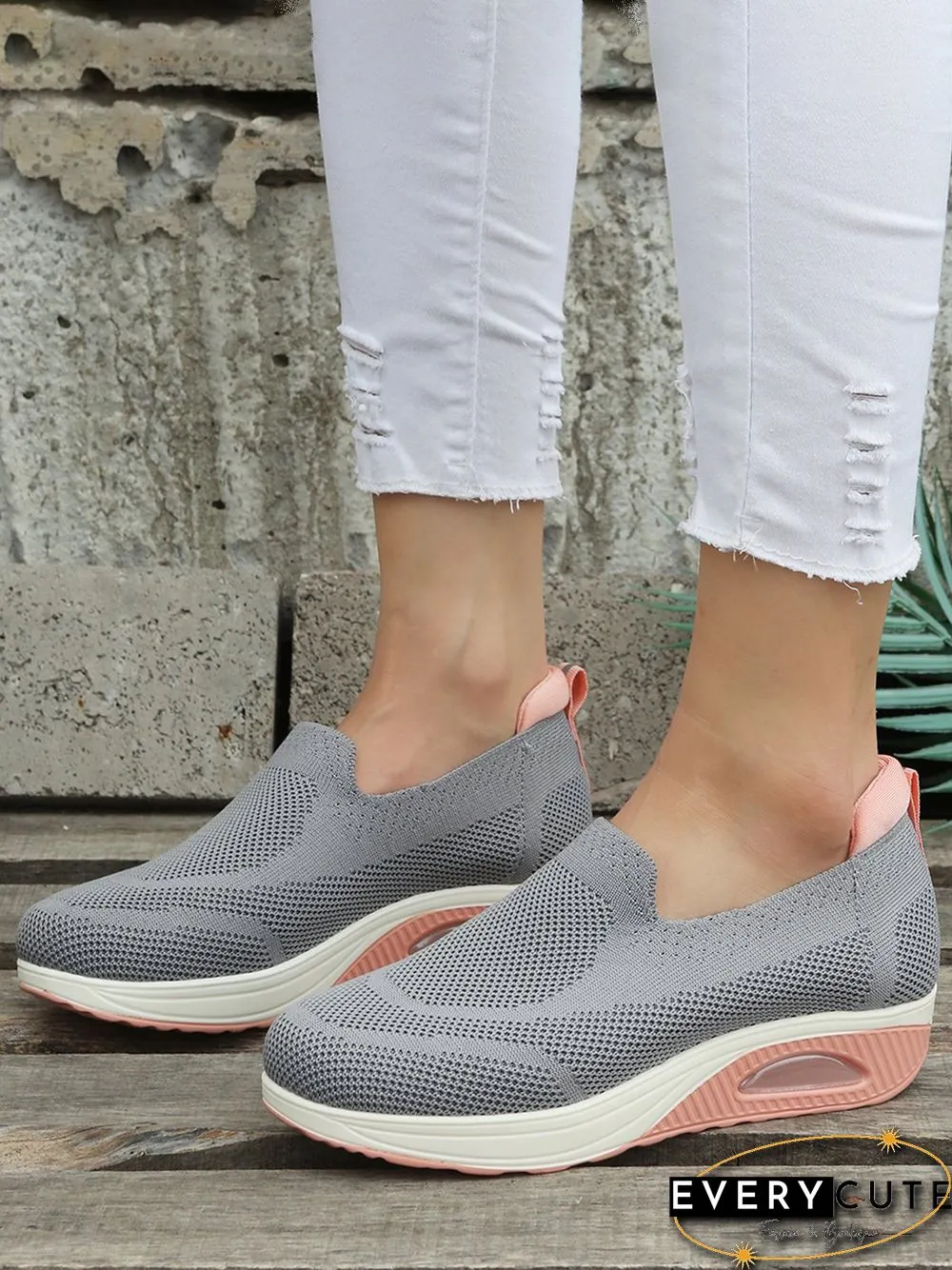 Contrasting Color Comfort Shock Absorbing Flyknit Sneakers
