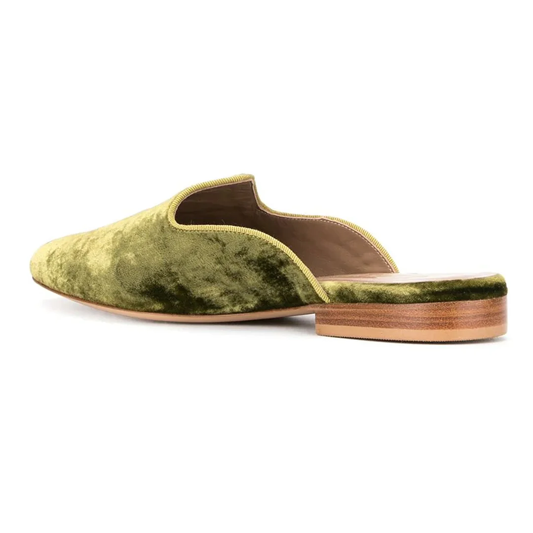 Women's Velvet Sophisticated Pointed Toe Flat Slip-On Mules in Green