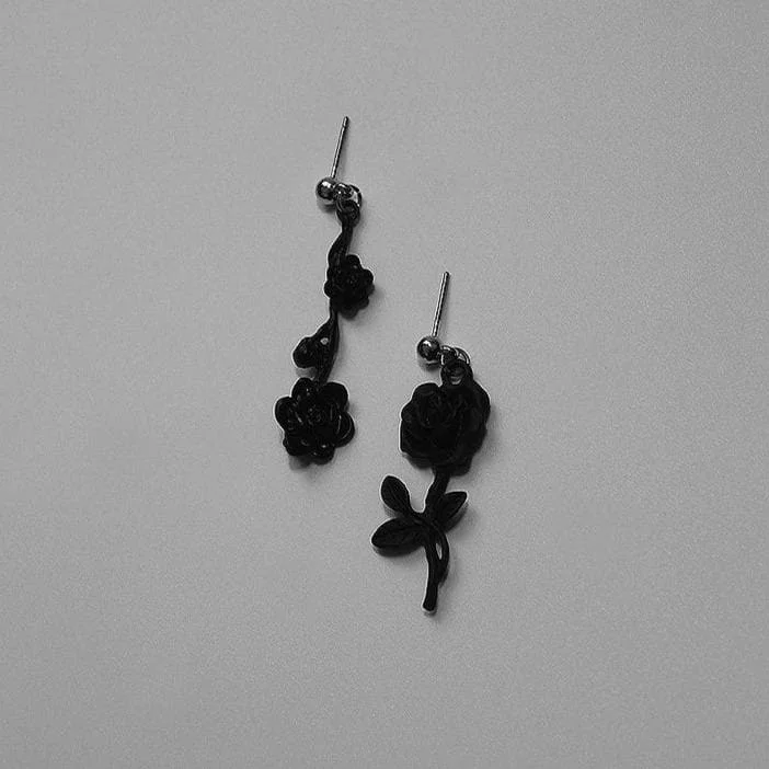 Gothic Black Rose Earrings SP16265