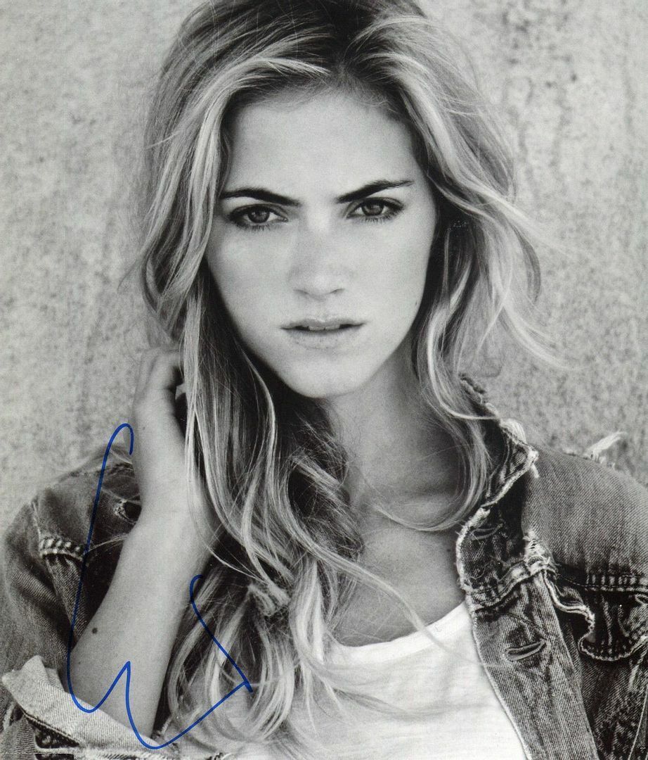 Emily Wickersham Autograph Signed Photo Poster painting Print