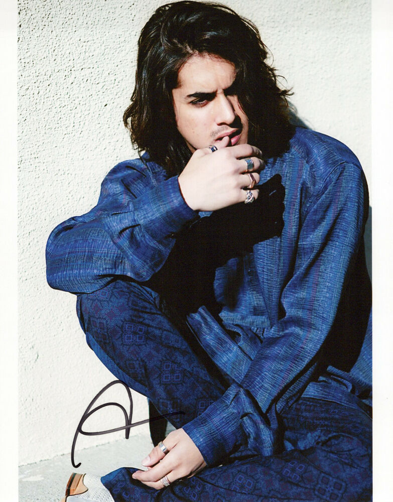 Avan Jogia head shot autographed Photo Poster painting signed 8x10 #7