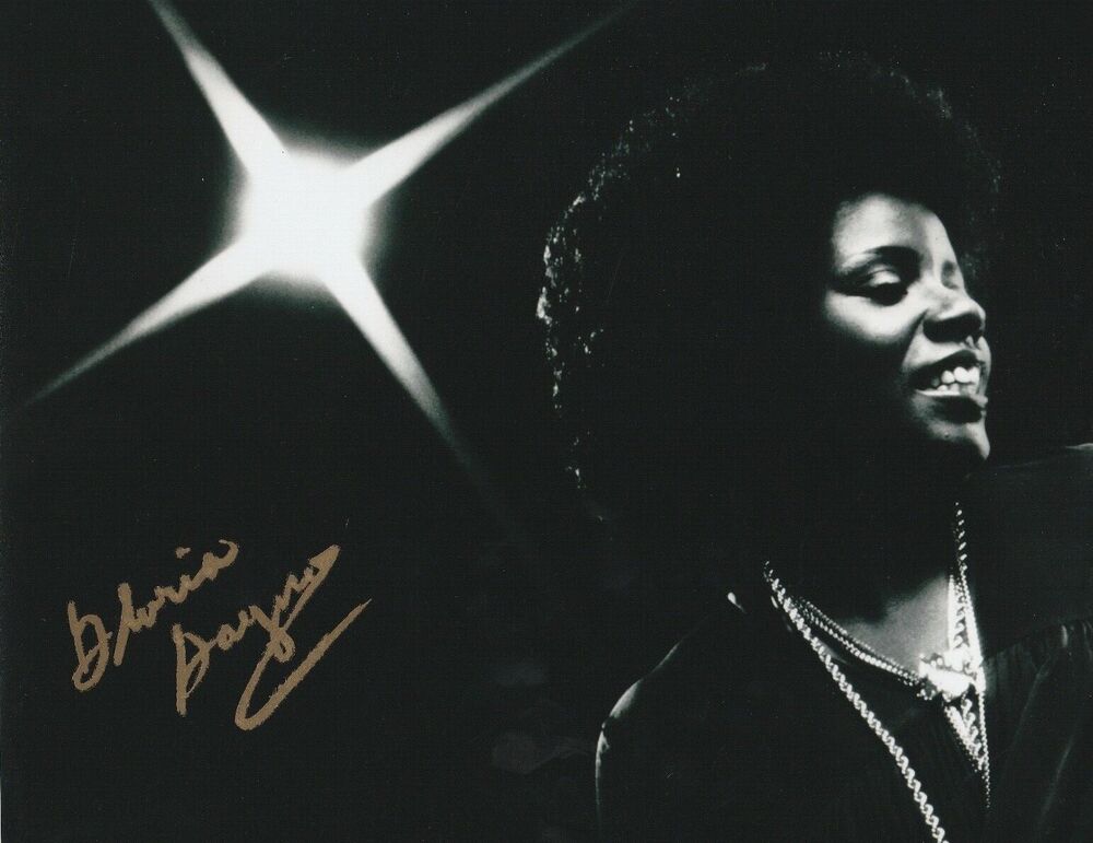 * GLORIA GAYNOR * signed autographed 8x10 Photo Poster painting * I WILL SURVIVE * 2