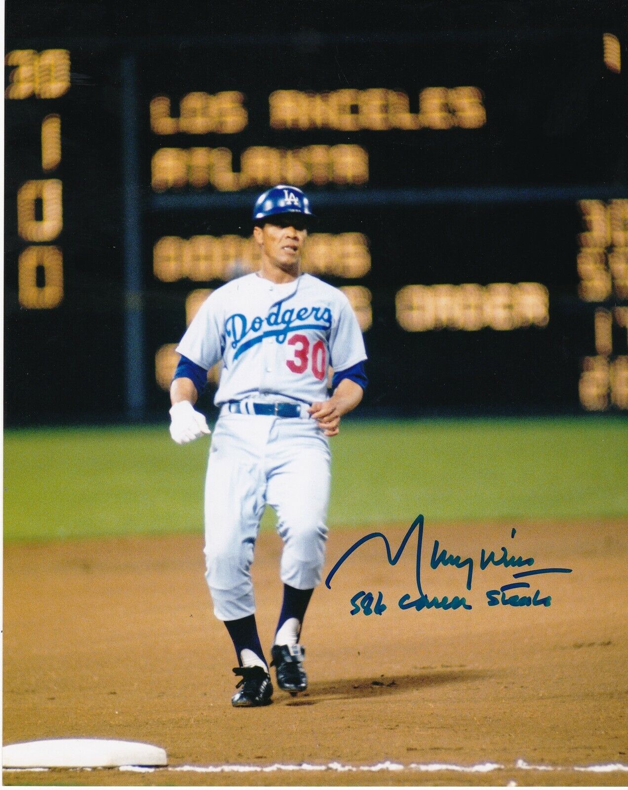 MAURY WILLS LOS ANGELES DODGERS 586 CAREER STEALS ACTION SIGNED 8x10