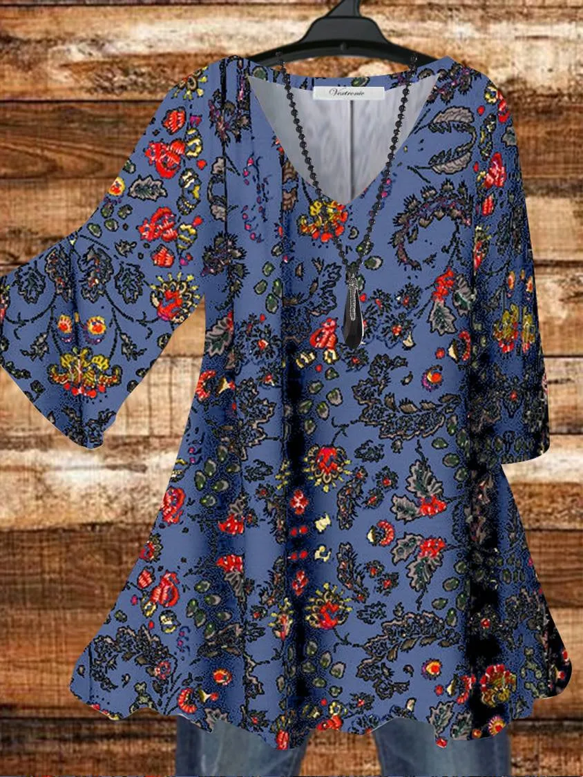 Women 3/4 Sleeve V-neck Floral Printed Graphic Top