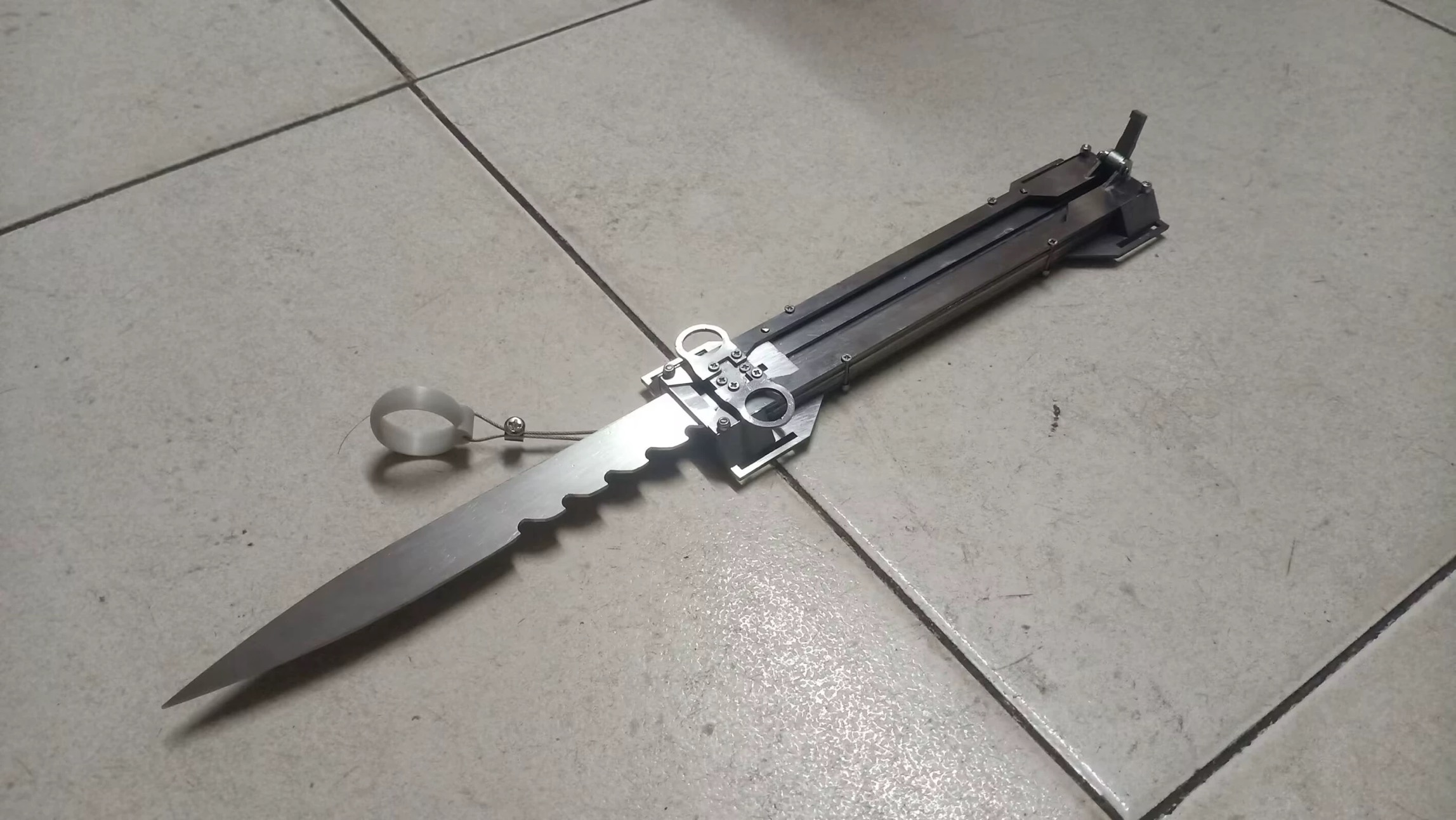 Hidden Blade Assassin's Creed movies metal hidden blade image 3
