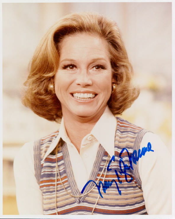 Mary Tyler Moore signed authentic 8x10 Photo Poster painting COA