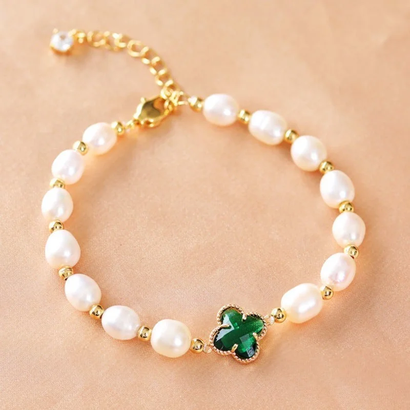 Four Leaf Clover Pearl Bracelet