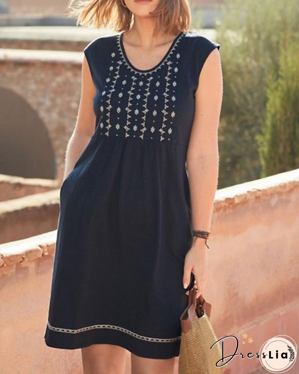 Casual Embroidered Sleeveless Dresses