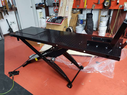 Pneumatic Motorcycle Lift Table | Black Widow