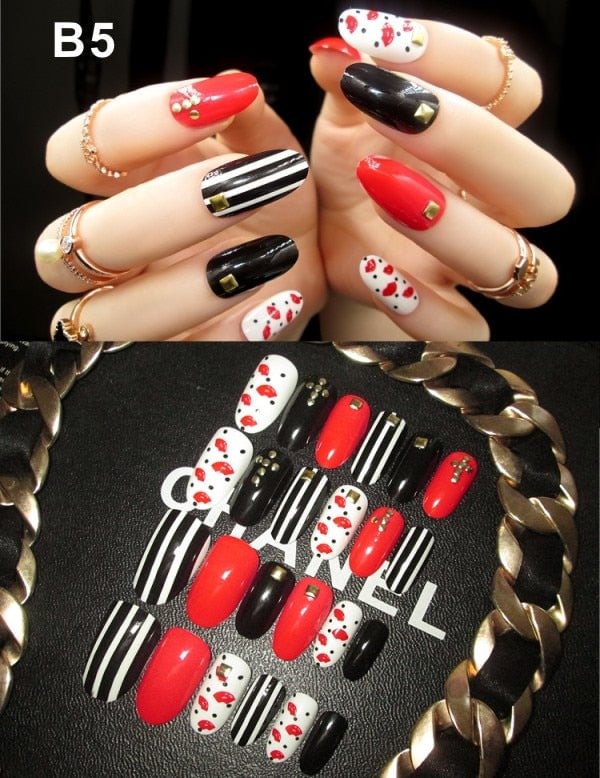 24Pcs/Set Vintage Gold Line False Nails Finished Short Design Full Cover Nail Tips Press on Nail Artificial Fake Nails with Glue
