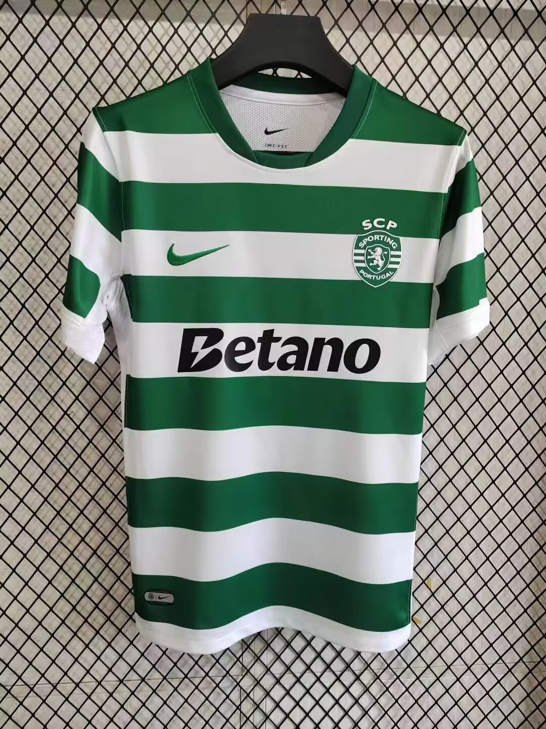 25/26 Lisbon Home Football Shirt 1:1 Thai Quality