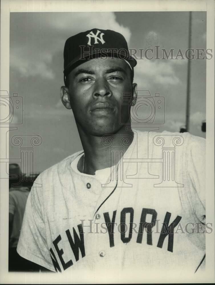 Press Photo Poster painting New York Yankees Baseball Player Bill Robinson - six01159