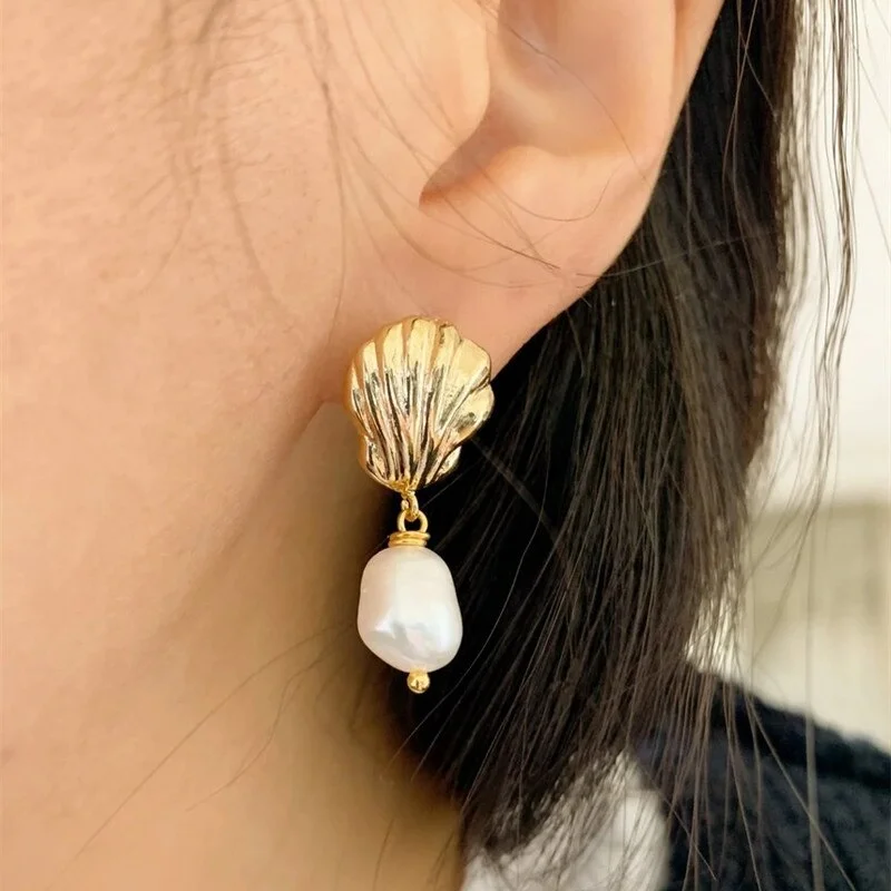 Stylish Gold Color Shell Hanging Faux Pearl Hook Drop Earrings