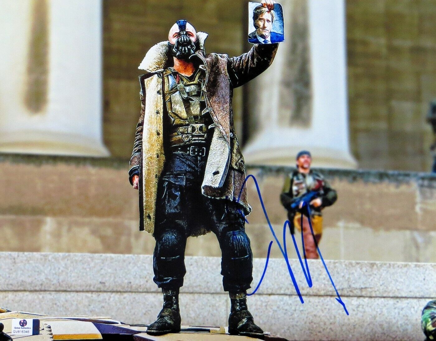 Tom Hardy Signed Autographed 11X14 Photo Poster painting The Dark Knight Rises Bane GV816346