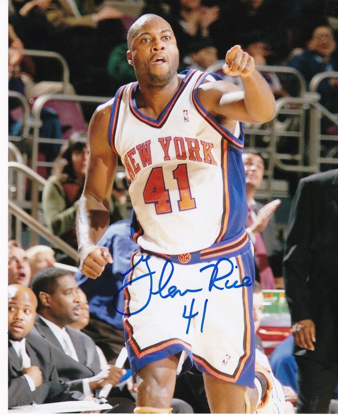 GLEN RICE NEW YORK KNICKS ACTION SIGNED 8x10