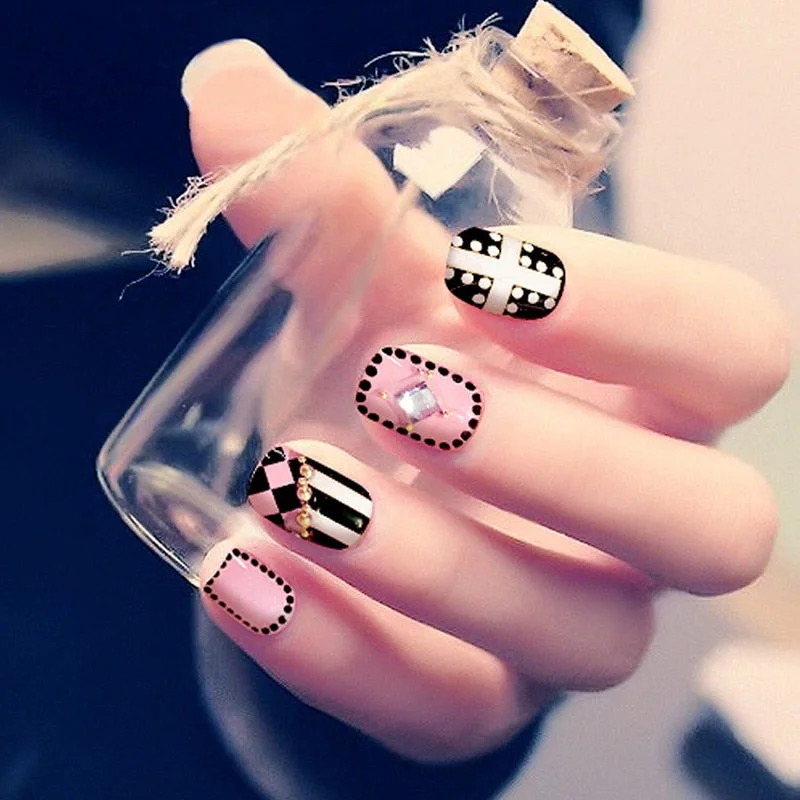 24pcs/set Elegant Fake Nails Black White Stripe Color Mix Chic Short False Nails with Pearl Rhinestone Square Acrylic Nails Tips-Nail Inspo
