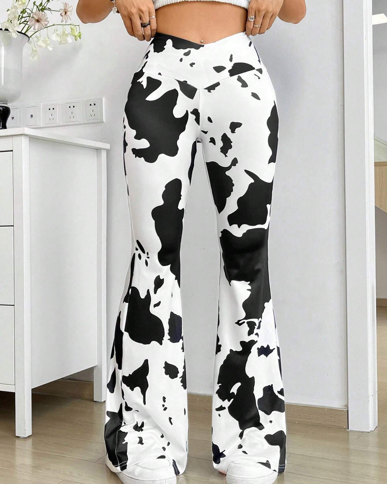 Women's Fashion Casual Slim-fit Dairy Pattern Printed Plastic Hip Flared Pants