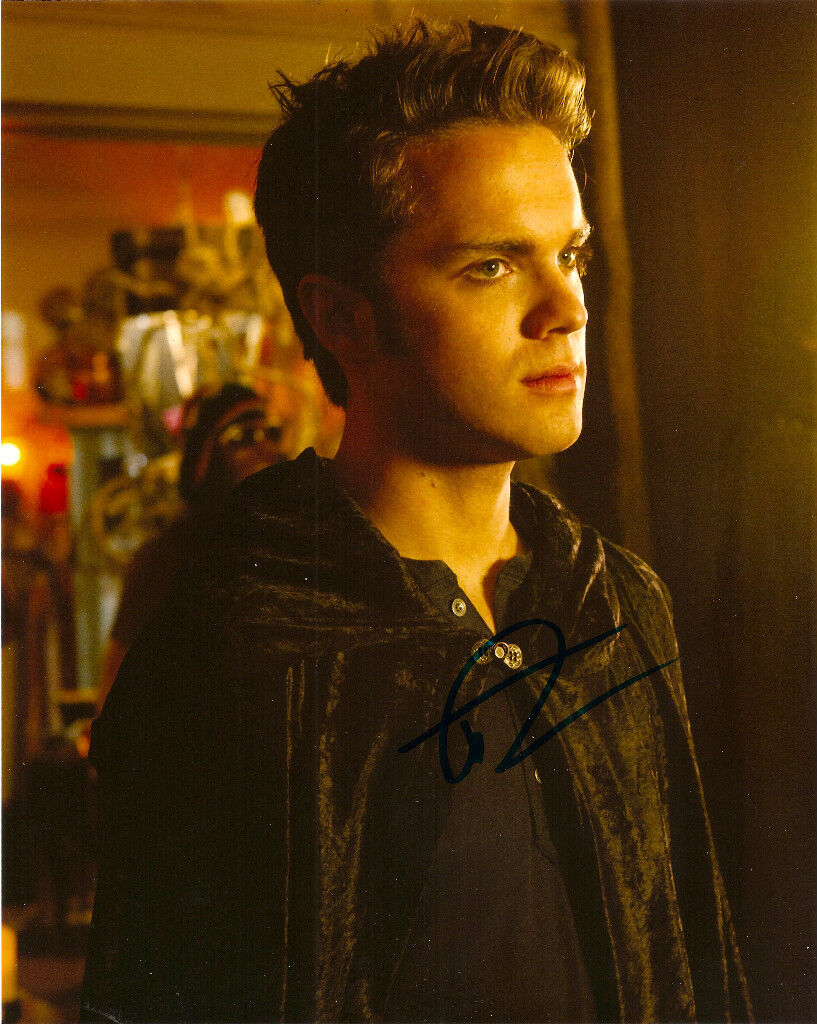 Secret Circle Thomas Dekker Autographed 8x10 Photo Poster painting COA