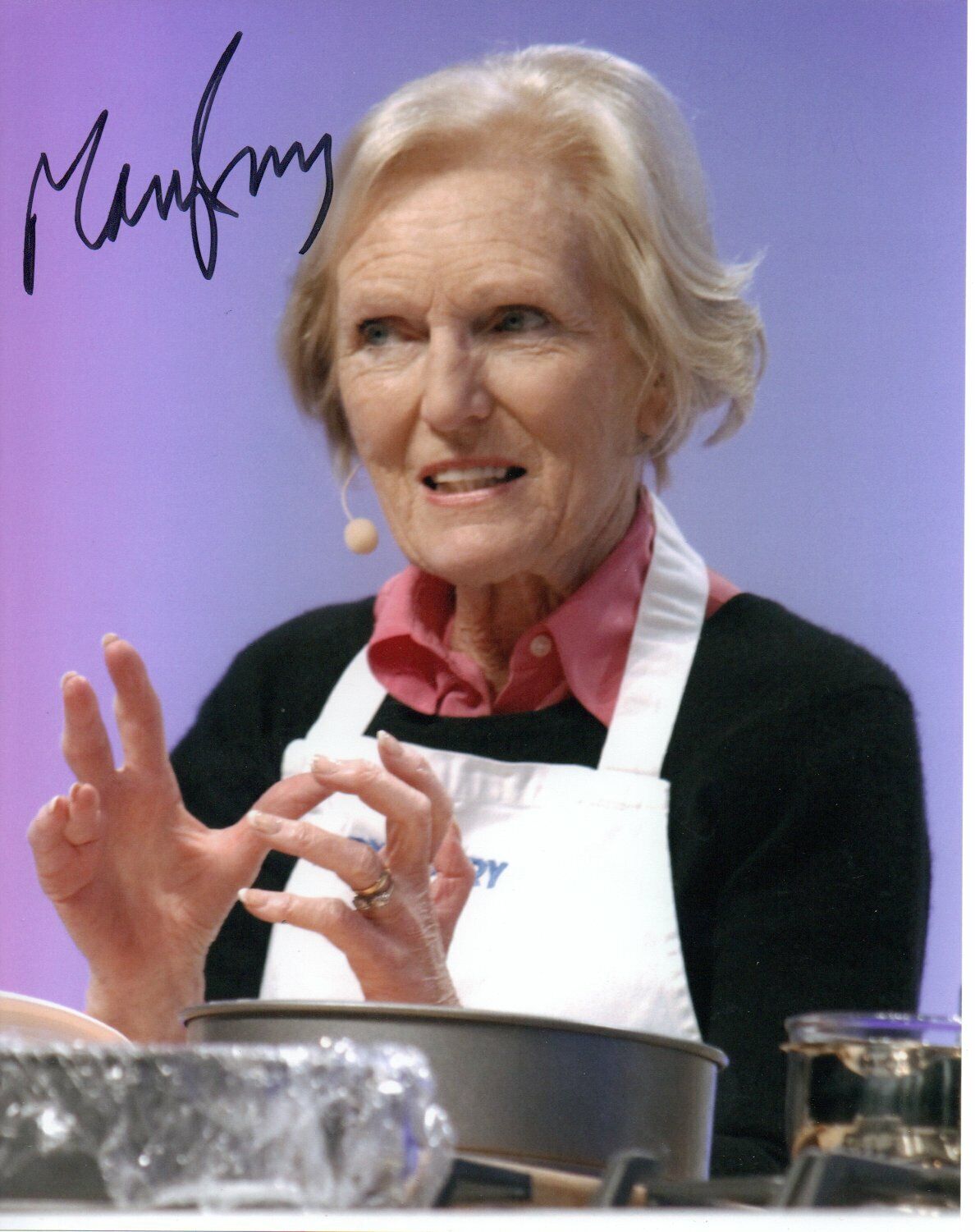 Genuine Hand Signed Mary Berry Cooking Supremo Photo Poster painting 10 x 8 Photo Poster painting