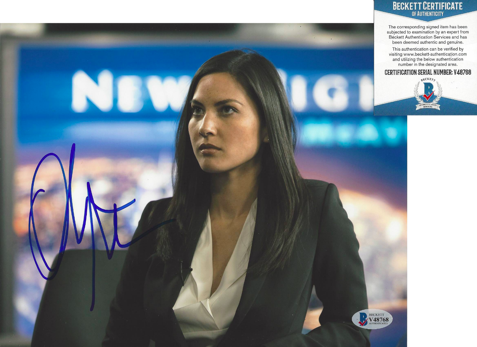 OLIVIA MUNN SEXY ACTRESS SIGNED THE NEWSROOM 8x10 Photo Poster painting F X-MEN BECKETT COA BAS