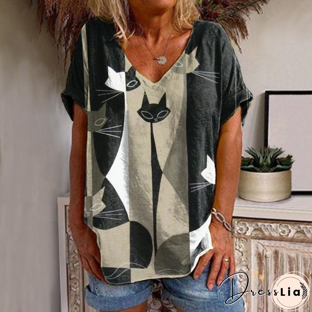 V Neck Black Cat Printed Pink T-Shirt