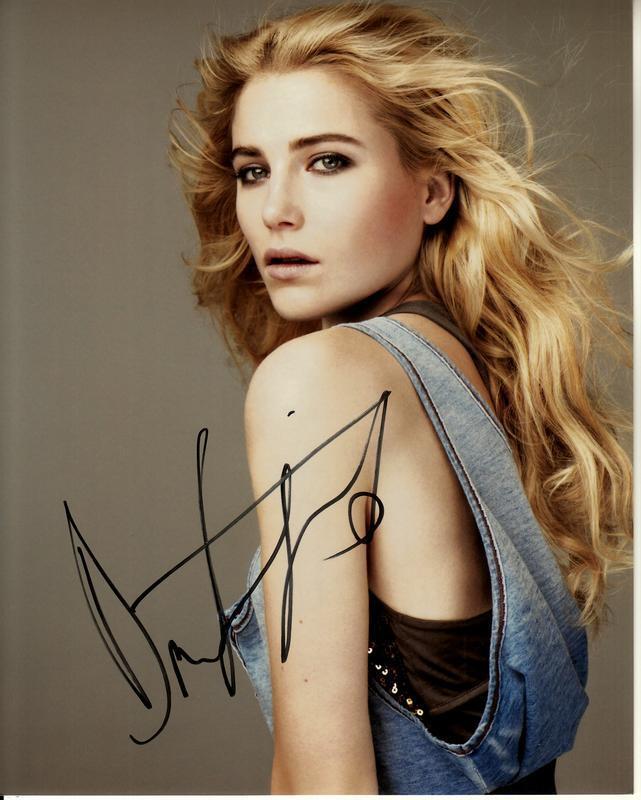 DREE HEMINGWAY hand-signed BEAUTIFUL 8x10 COLOR CLOSEUP w/ uacc rd coa IN-PERSON