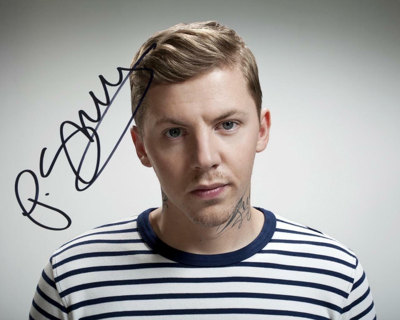 Professor Green SIGNED AUTOGRAPHED 10 X 8