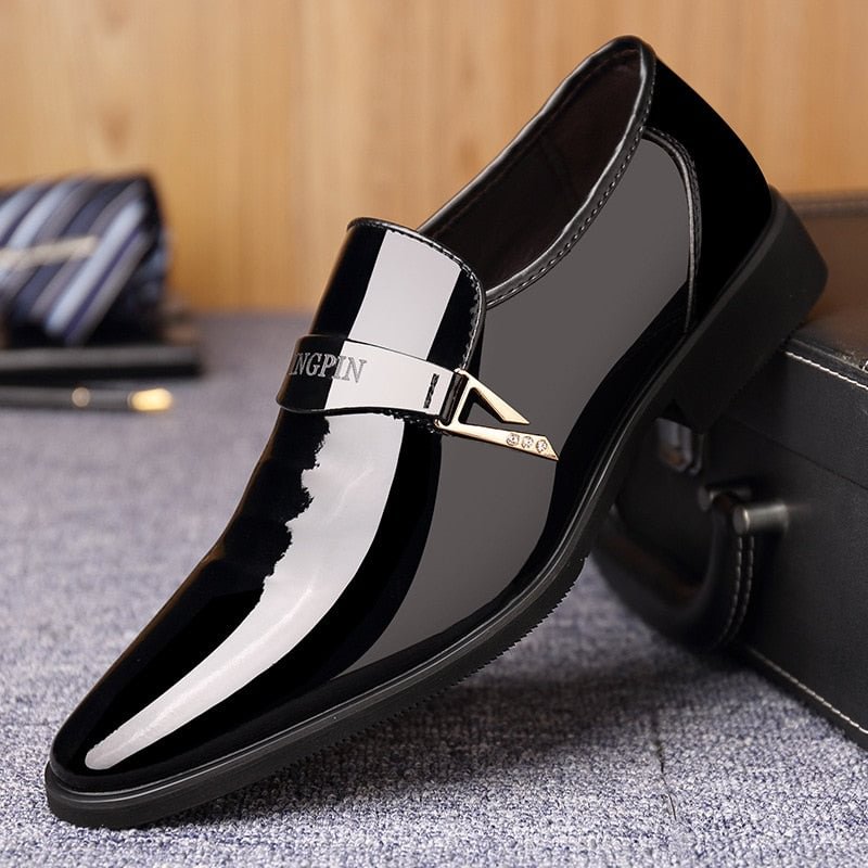 2020 Men Dress Italian PU Leather Shoes Slip on Fashion Men Leather Moccasin Glitter Formal Male Shoes Pointed Toe Shoes for Men