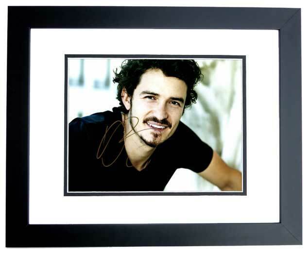 Orlando Bloom Signed - Autographed Sexy Actor 10x15 inch Photo Poster painting - FRAMED