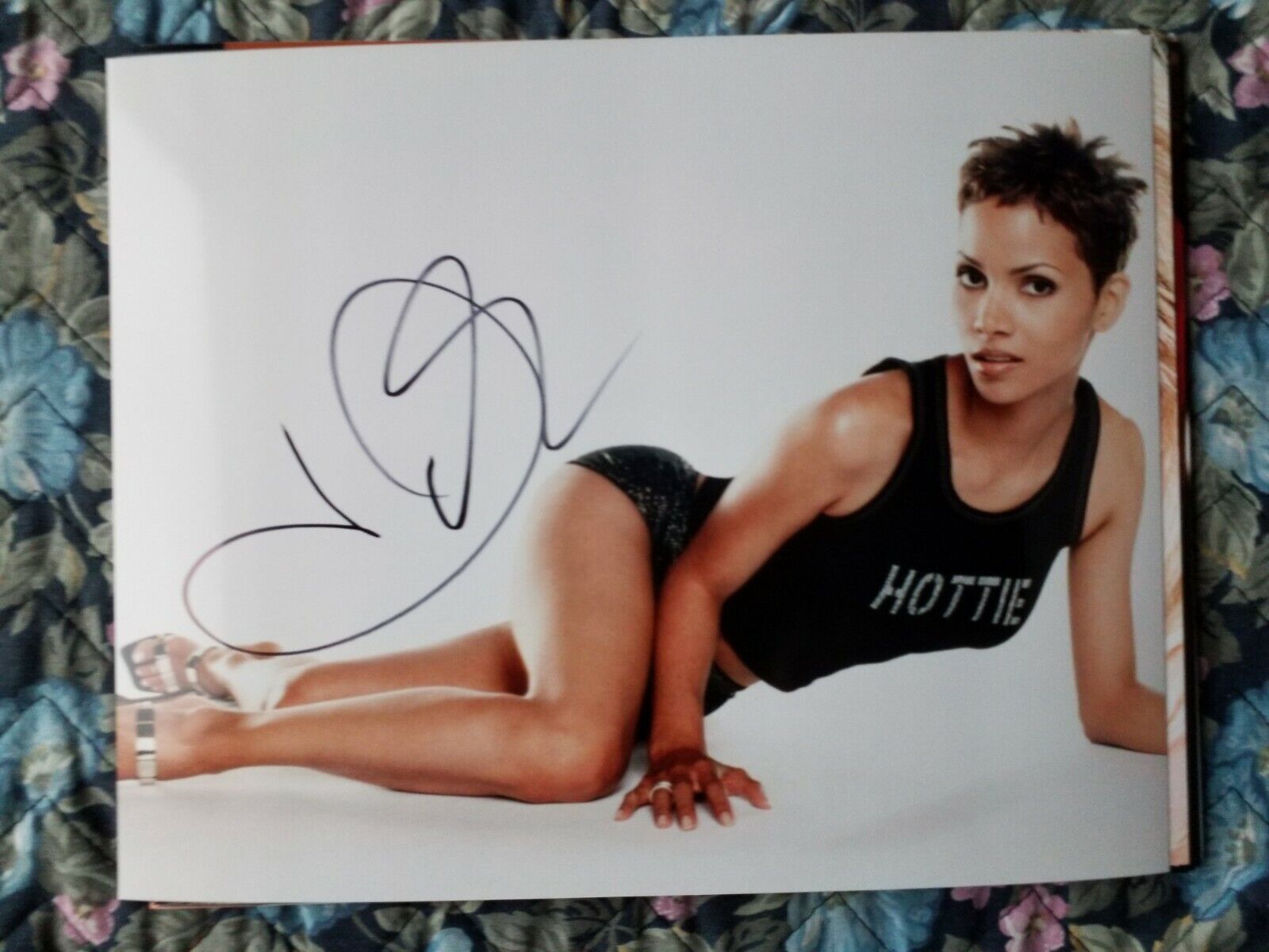 Autographed Halle Berry Authentic Signed 8 x 10 Photo Poster painting Hot!