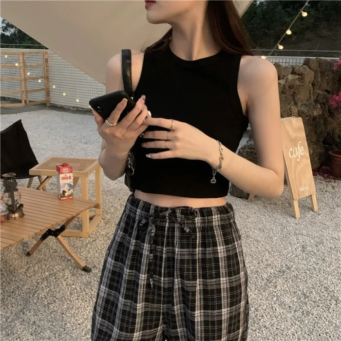Uveng Uveng Round Collar Shows Thin Crop Short Money Wear Vest Summer 2024 New Hot Girl Sling Top Design Sense