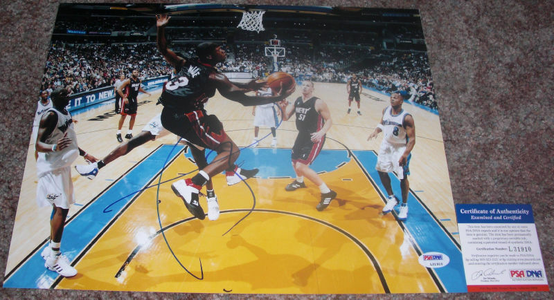 SWEET!!! Dwyane Wade FLASH Signed MIAMI HEAT 11x14 Photo Poster painting #1 PSA/DNA