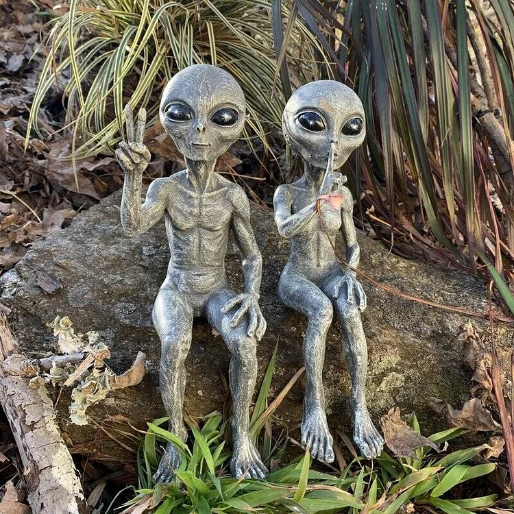 [Last Day 70%OFF! ] Outer Space Alien Garden Statue