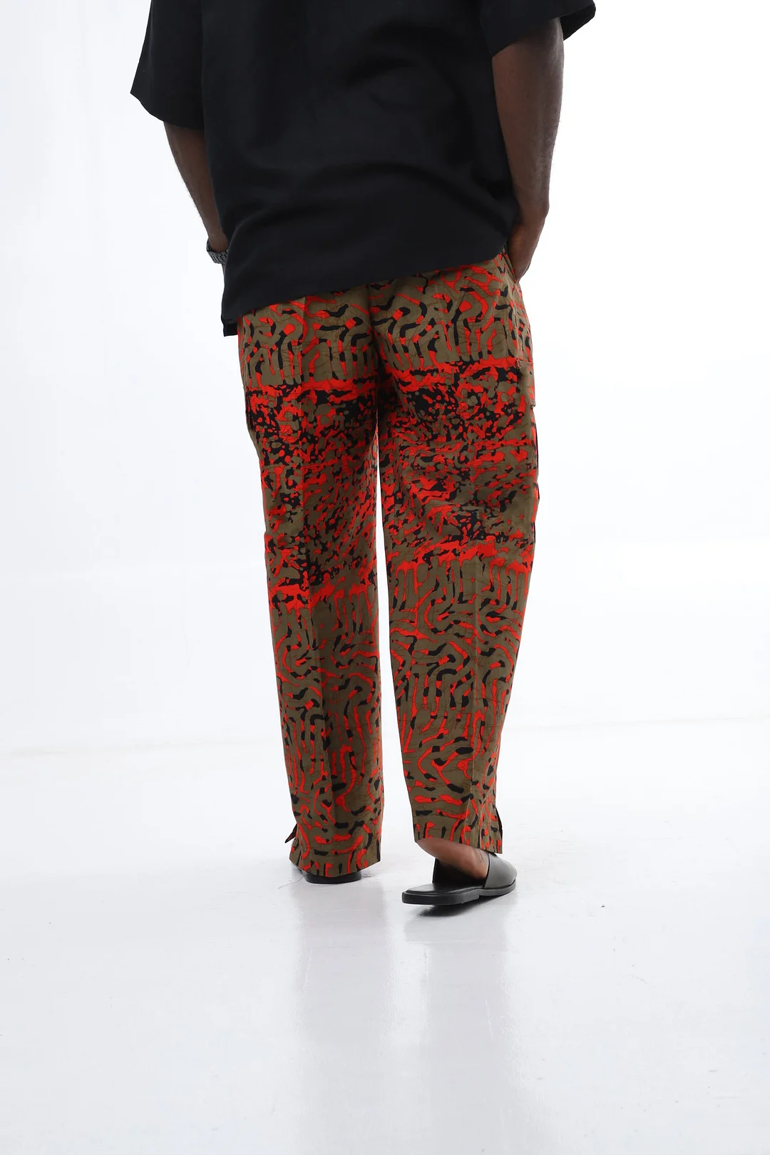  Stylish Camouflage Print Trousers for Men - Perfect for Casual and Fashionable Looks-inspireuse
