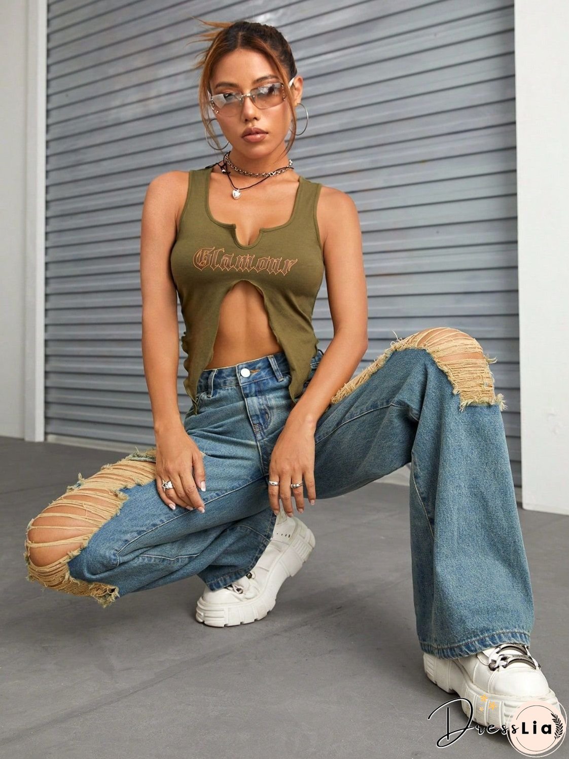 Distressed Wide Leg Jeans with Pockets