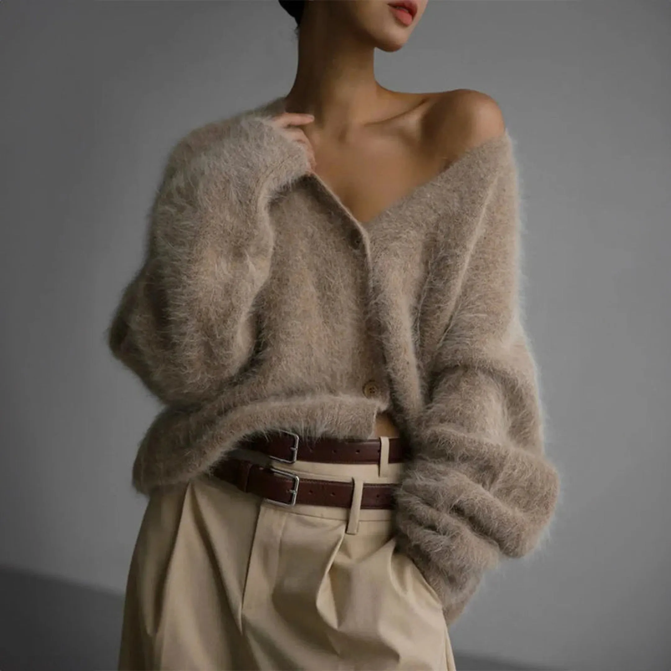 Women's Oversized Knit Cardigan &ndash; V-Neck Button-Front Layer