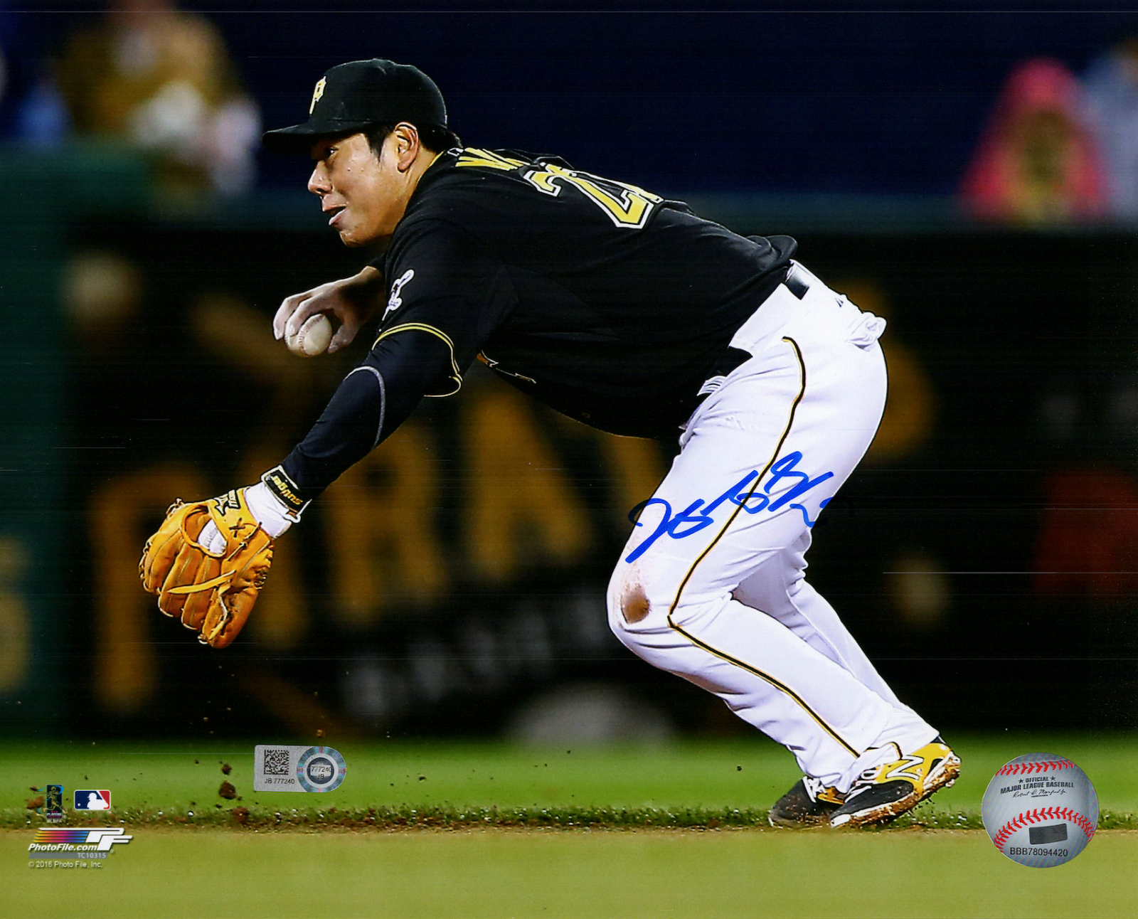 Jung Ho Kang signed autographed 8x10 Photo Poster painting! Pirates! MLB Authenticated! 1151