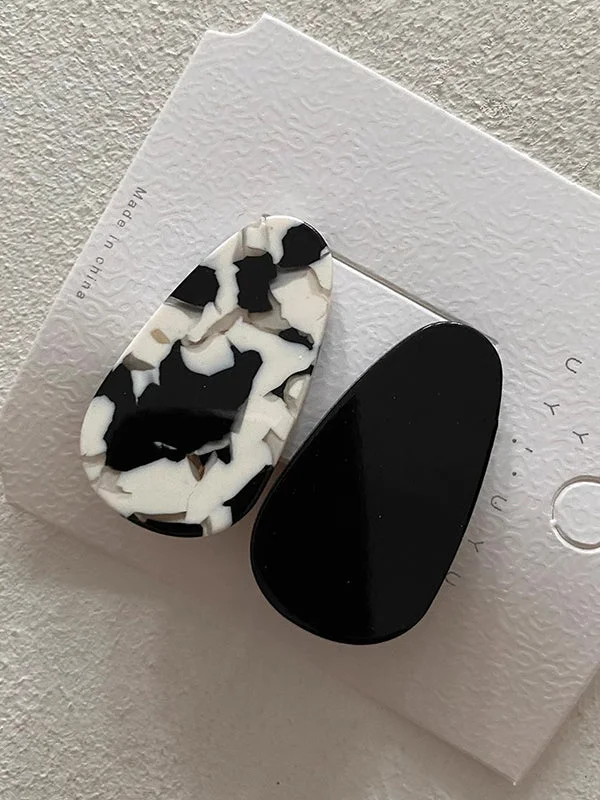 Asymmetric Contrast Color Hair Clips