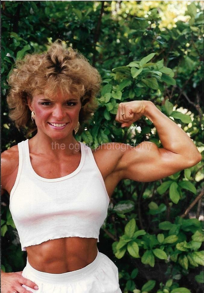 Female Bodybuilder FOUND Photo Poster painting Color SHERRY THOMPSOM Muscle Woman 112 19 C