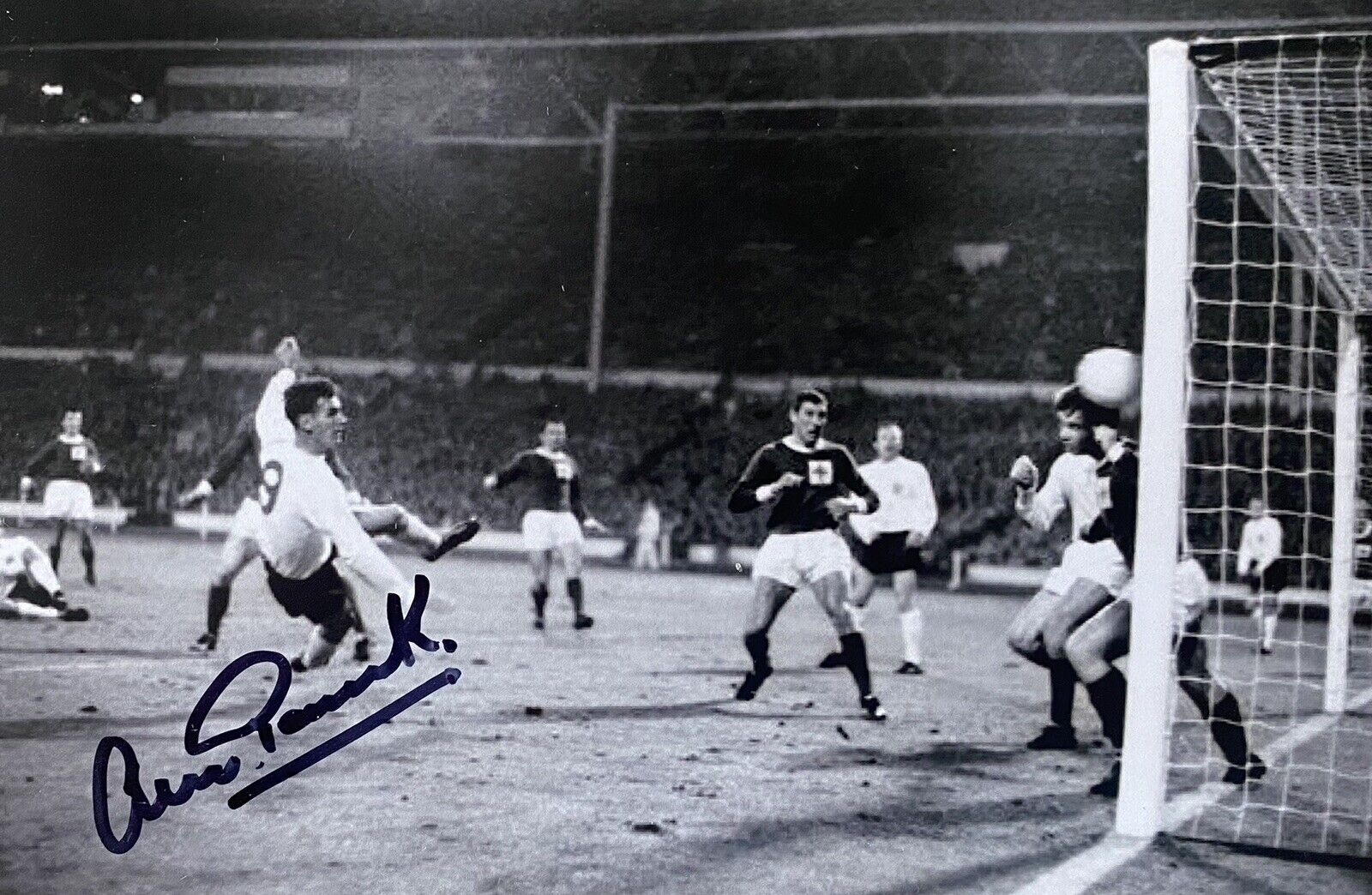 Alan Peacock Genuine Hand Signed England 6X4 Photo Poster painting