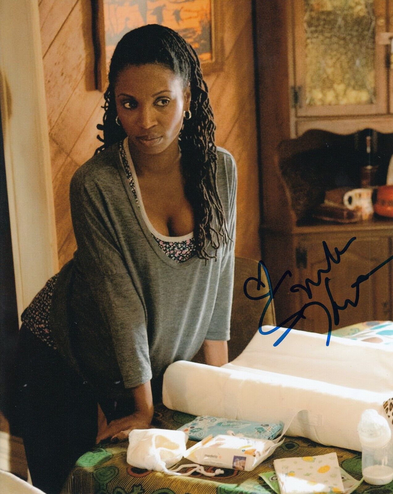 SHANOLA HAMPTON signed (SHAMELESS) TV Show 8X10 Photo Poster painting *VERONICA* W/COA #SH2