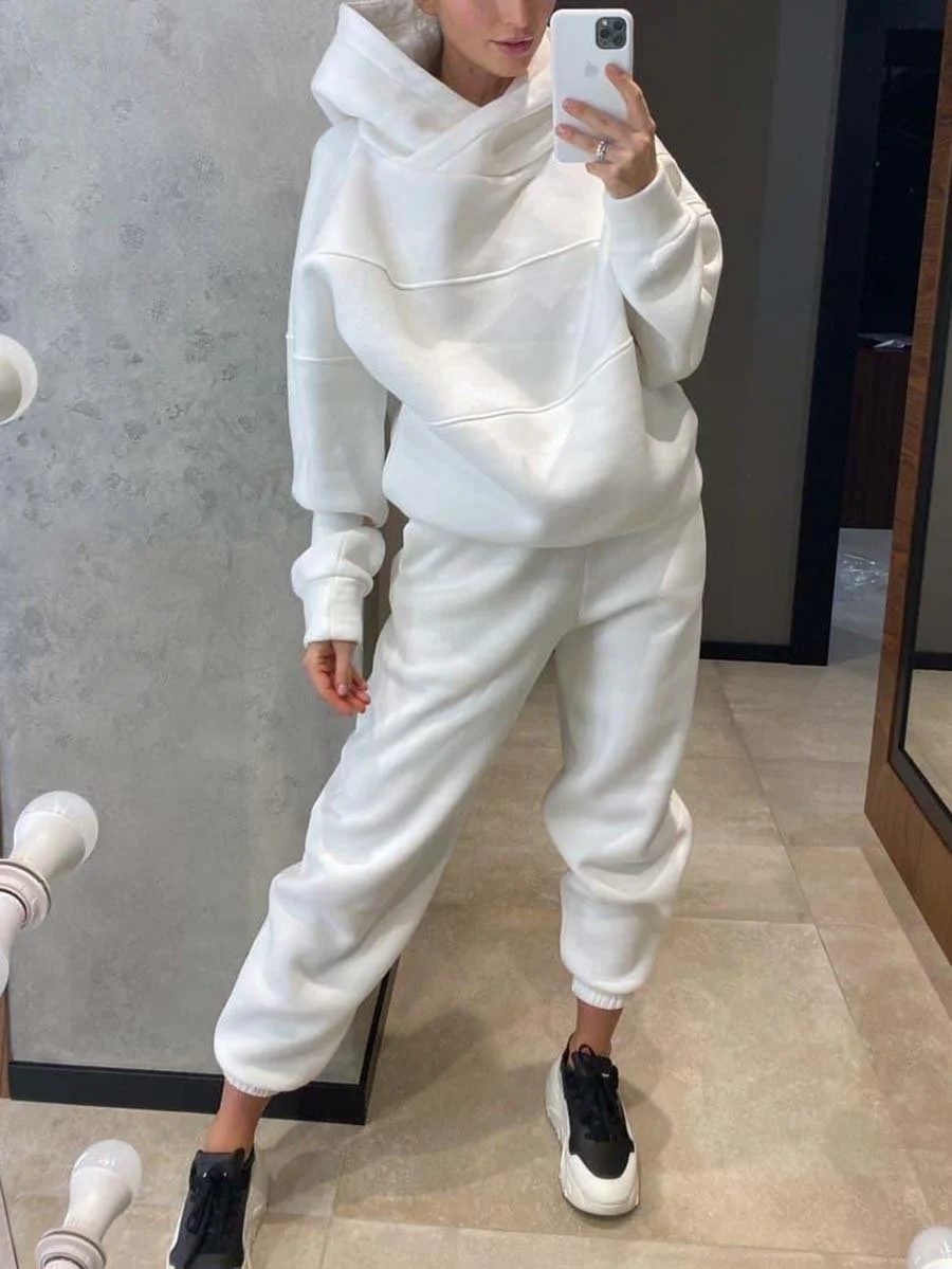 Casual hoodie and sweatpants set