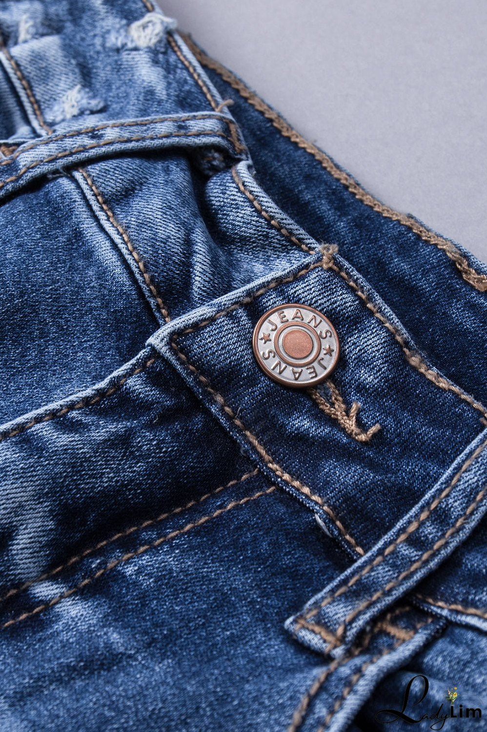 Stylish Women's High-Waisted Bootcut Flare Jeans with Side Pockets