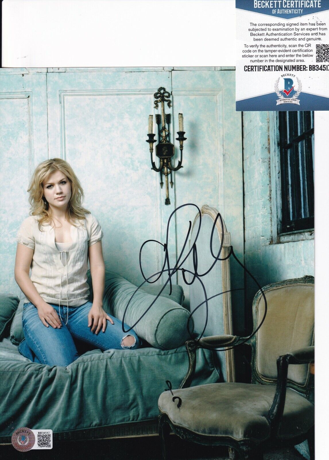 KELLY CLARKSON signed (AMERICAN IDOL) Music 8X10 Photo Poster painting BECKETT BAS BB34517