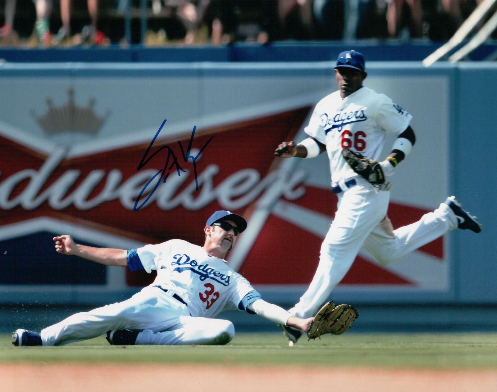 Scott Van Slyke Signed Autographed 8X10 Photo Poster painting Dodgers Sliding Catch w/Puig COA