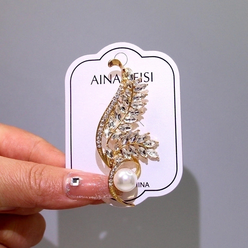 Elegant Glam Pin Geometric Alloy Plating Inlay Artificial Pearls Rhinestones Shell Women’s Brooches