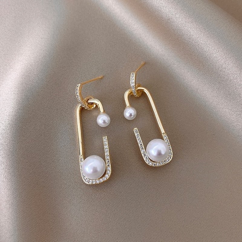 Eloise Pearl Clip Earrings