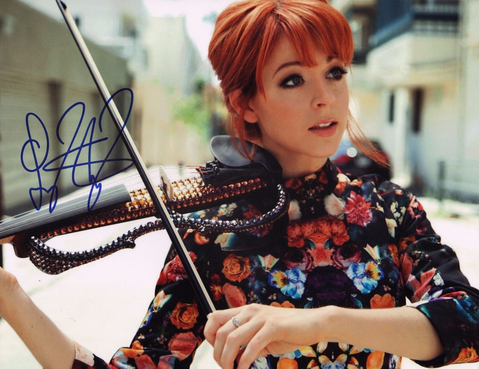 ~~ LINDSEY STIRLING Authentic Hand-Signed Brave Enough VIOLINIST