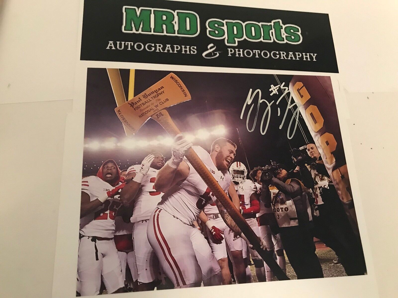 Garrett Dooley Wisconsin Badgers hand signed autographed 8x10 football Photo Poster painting Axe